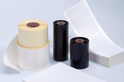 Blank label rolls in different sizes